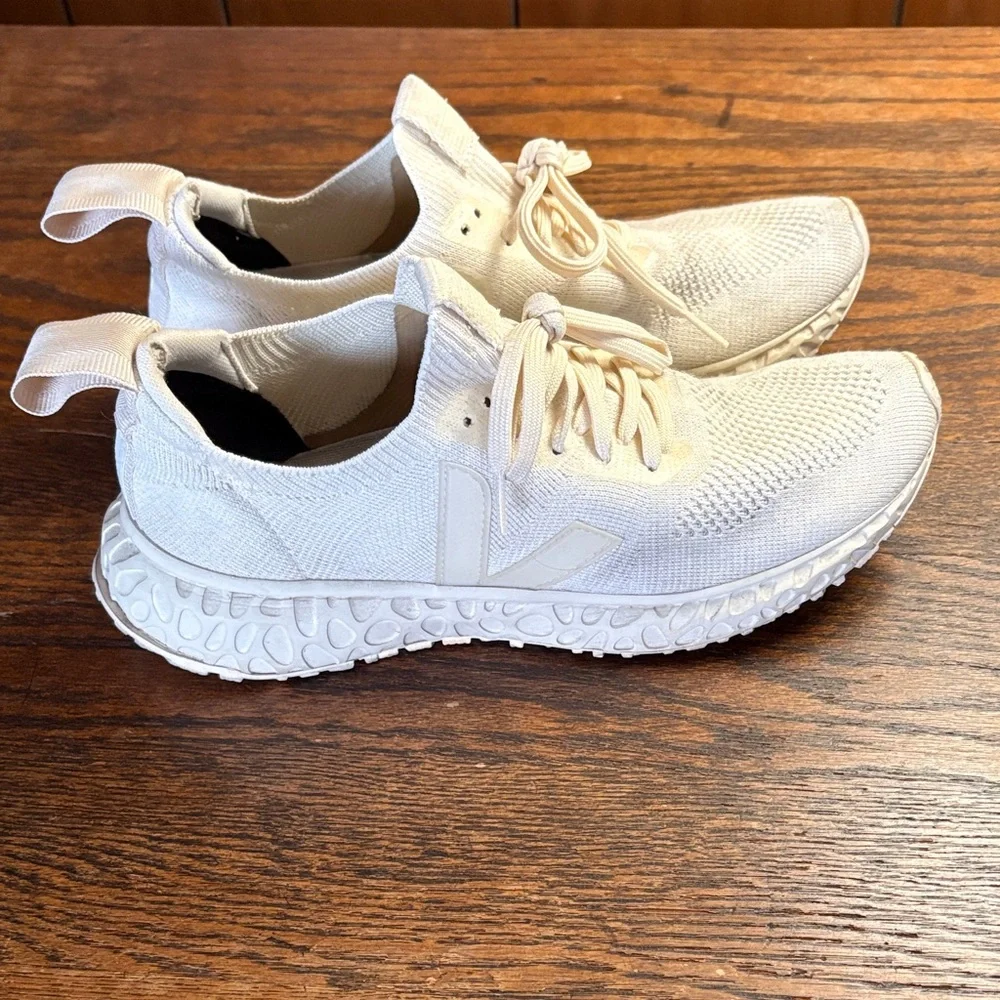 Veja Men's Cream Athletic Shoes - Picture 1 of 2